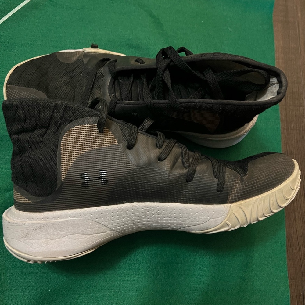 Under Armour Black and Tan Athletic Shoes